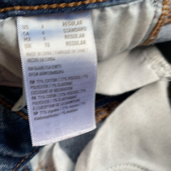 American Eagle Next Level Stretch Shredded Jegging Crop Jeans Size 6 - Picture 8 of 9